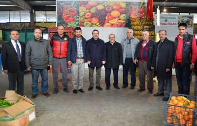 BAŞKAN ATAÇ HAL ESNAFINI ZİYARET ETTİ